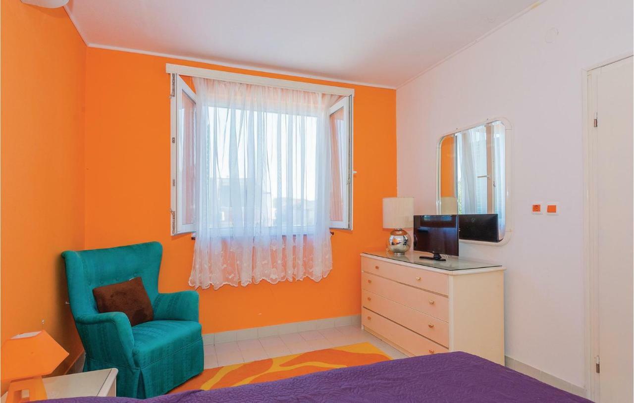 Lovely Apartment In Rogoznica With Wifi Esterno foto